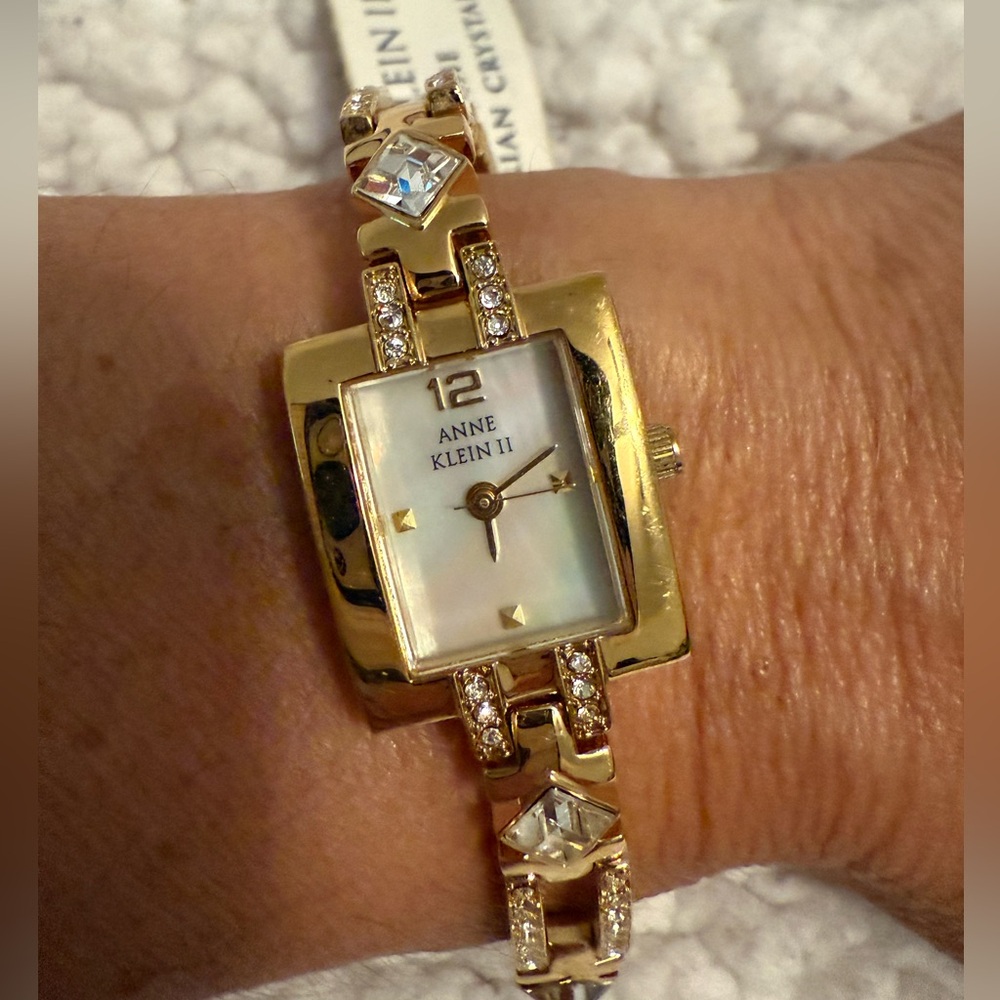 Vintage NWT Anne Klein II Genuine Austrian Crystal Adjustable Bracelet Watch
